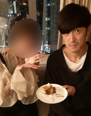 bunshun.jp/articles/photo/59796?pn=1櫻井孝宏の10年間不倫していた相手は色川奈津子